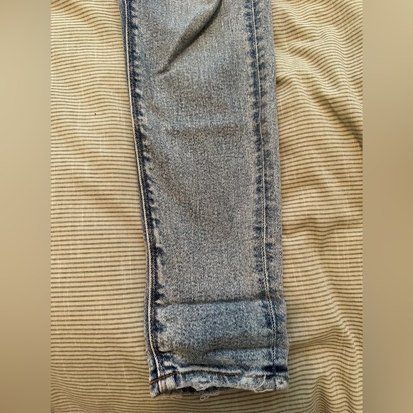 American Eagle High-Waisted Mom Jeans - Picture 4 of 12